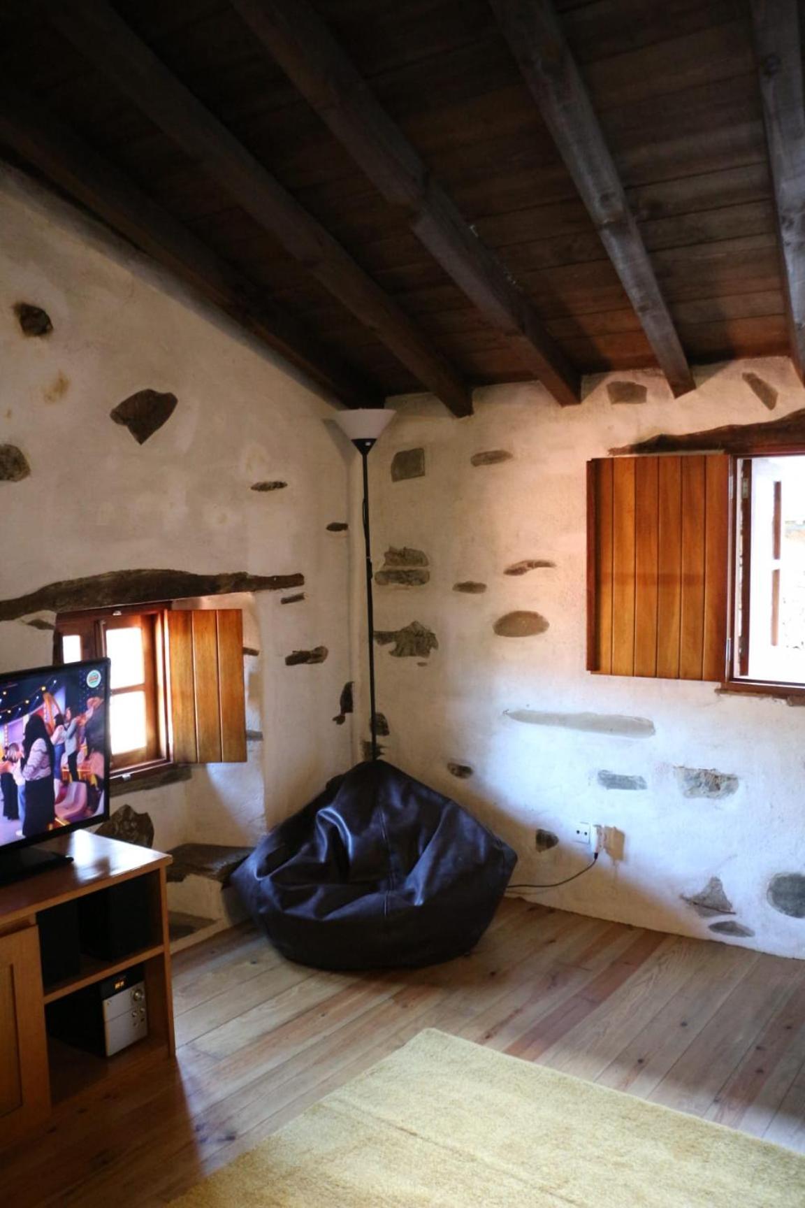 הוילה לאוסה Casa Dos Trilhos מראה חיצוני תמונה
